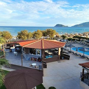 Jannos Beach Hotel